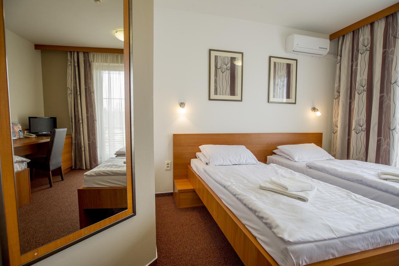 Wellness Hotel Thermal สตูโรโว ภายนอก รูปภาพ