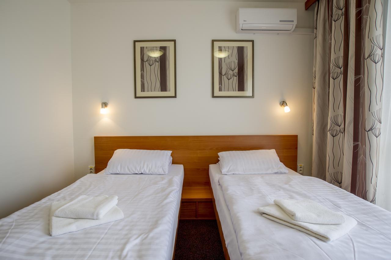 Wellness Hotel Thermal สตูโรโว ภายนอก รูปภาพ